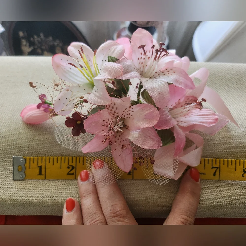 Wedding Lilly Pin